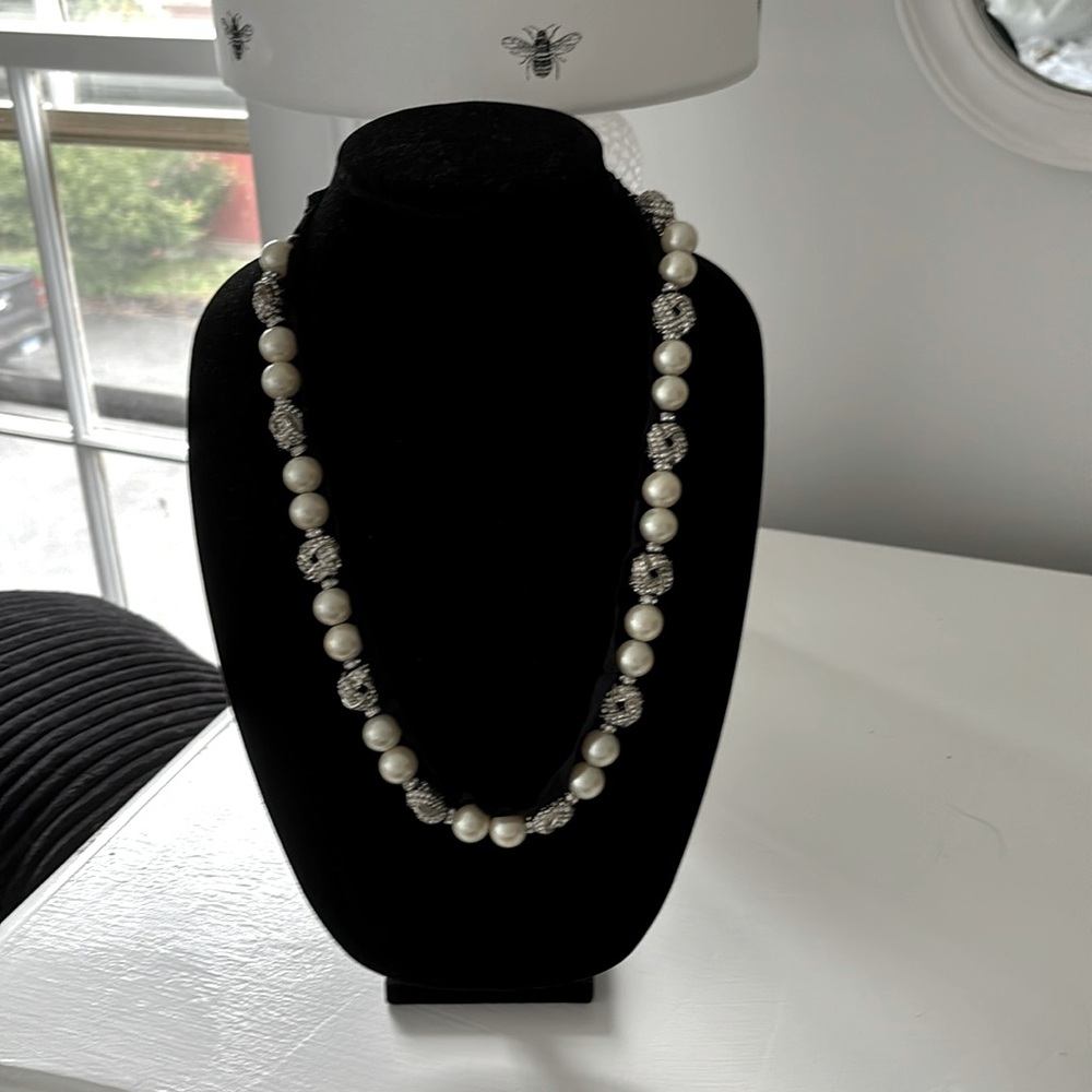 Pearl and diamond ribbon necklace